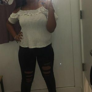 B&W American eagle off the shoulder top